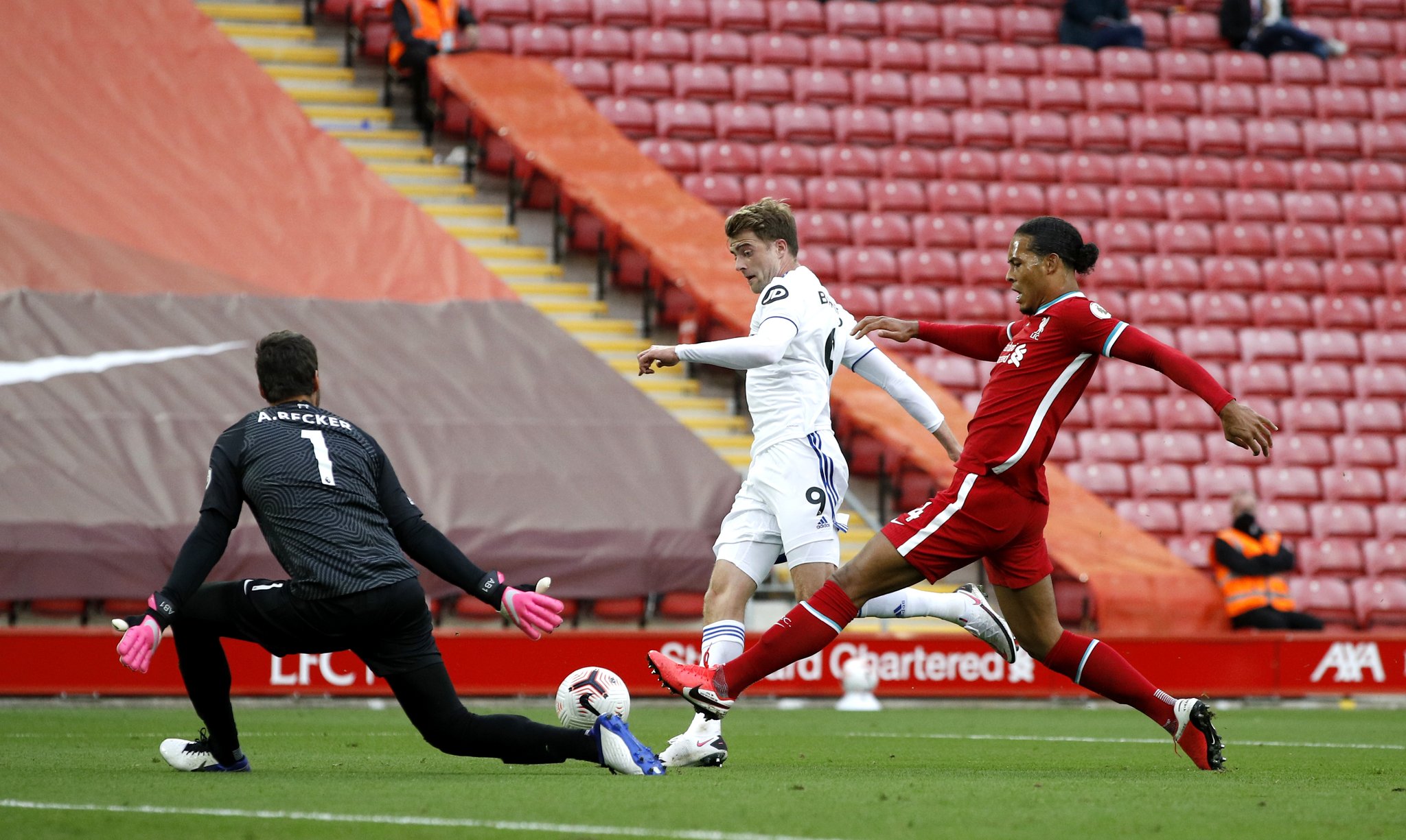 跻身世界排 跻身世界排