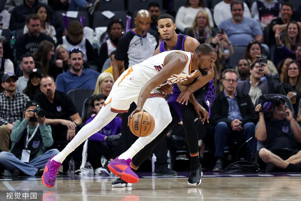 竞争激烈的 竞争激烈的