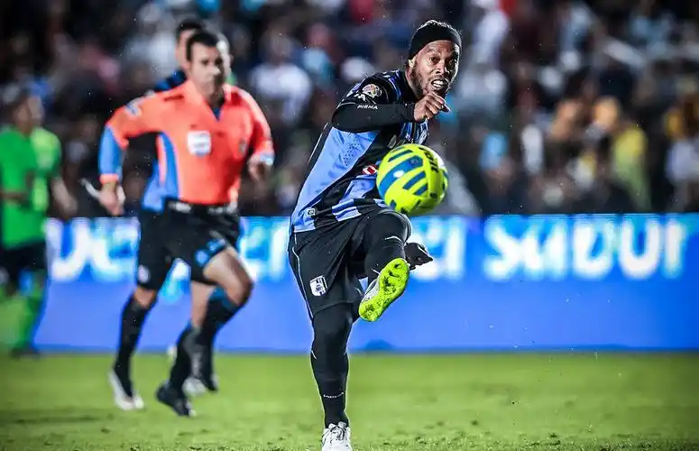 面部撞上了 面部撞上了